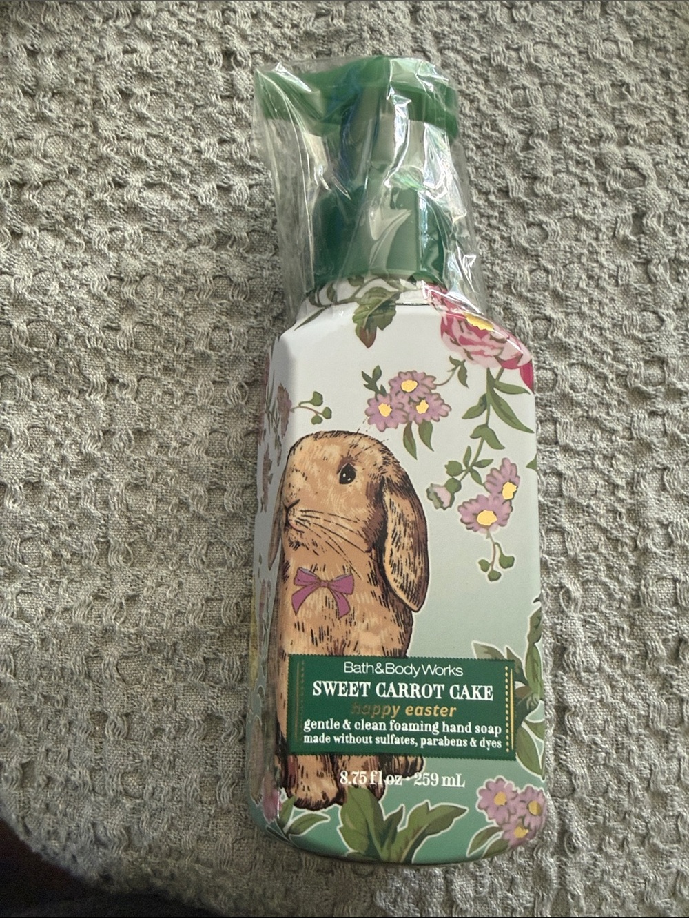 Bath & Body Works Sweet Carrot Cake Foaming Hand Soap - Mint Green Floral Bunny
